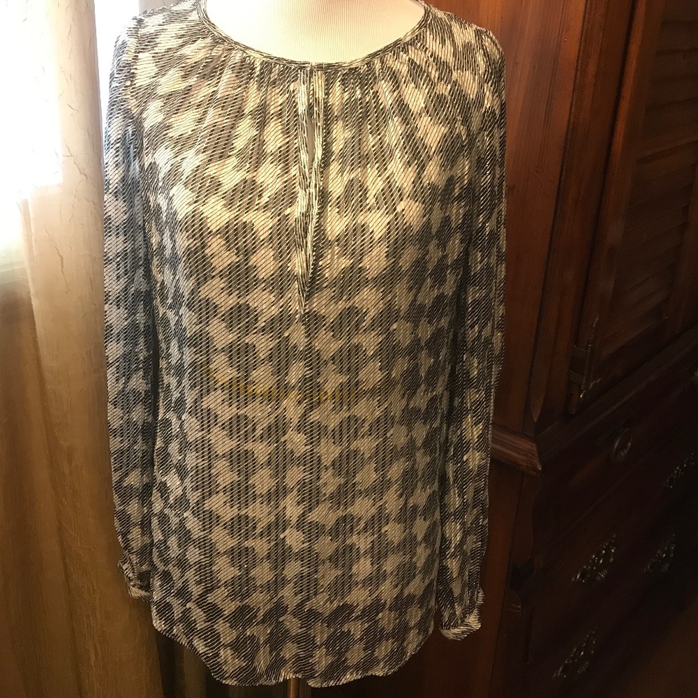 💥White House Black Market Blouse💥